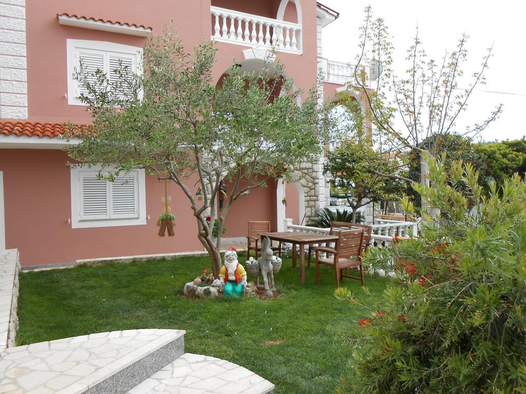 לופאר Apartments Dunja Piric מראה חיצוני תמונה